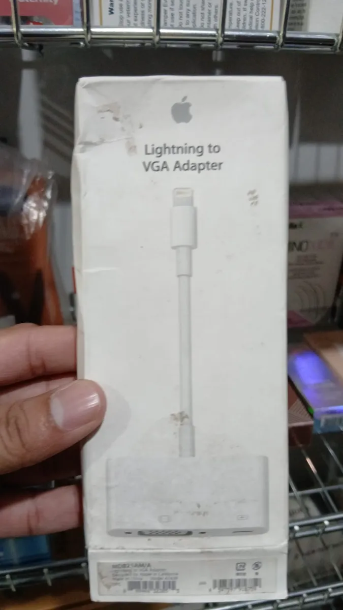 APPLE LIGHTNING TO VGA ADAPTER MD825AM/A WHITE