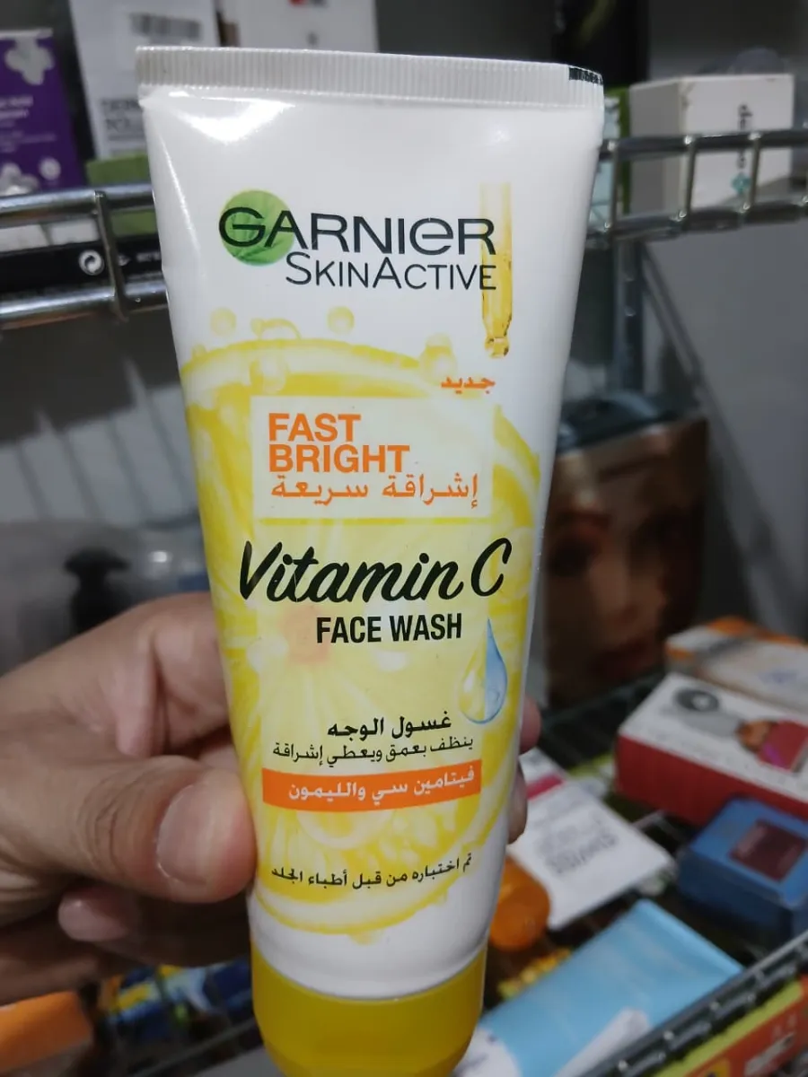 Garnier Skin Active Fast Bright Vitamin C Face Wash With Pure Lemon Essence 100ml