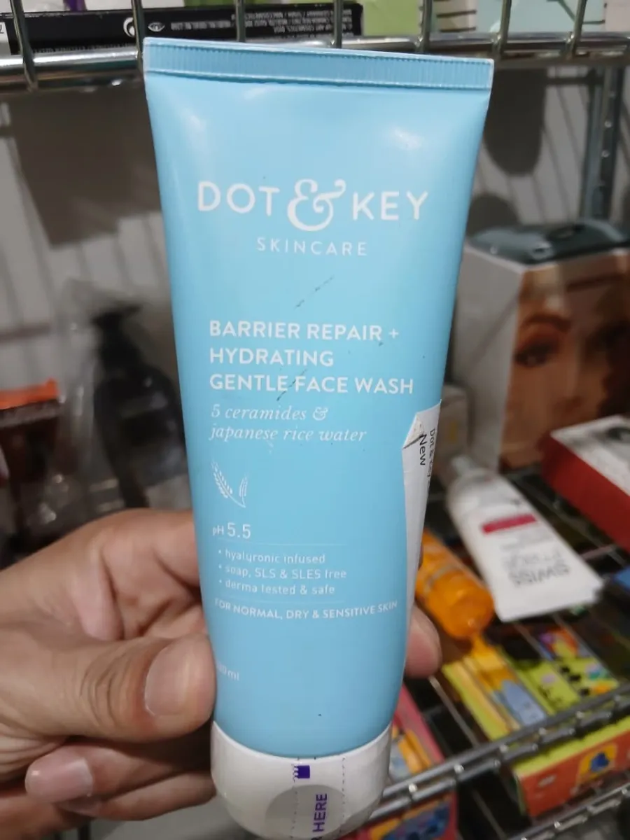 Dot & Key Barrier Repair Hydrating Gentle Face Wash 100ML