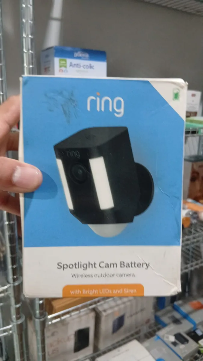 Ring Security Spotlight Outdoor Battery-Powered (8SB1S7-BEN0) Camera Black