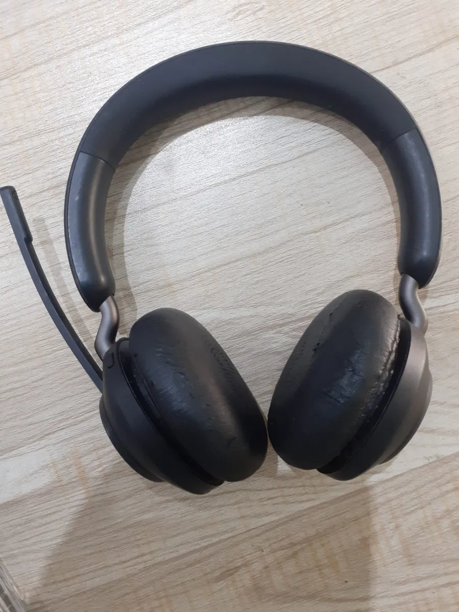 Jabra Evolve2 65 Headset Engineered to keep you agile.