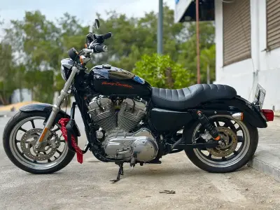 Harley Davidson XL883L Superlow Vivid Black – 2018 Import & Registered