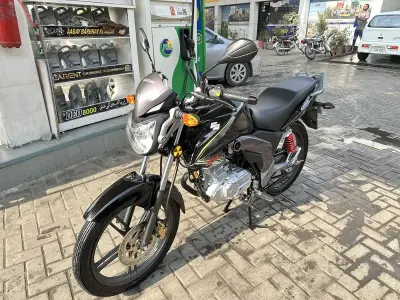 Suzuki GSX 125 (2025) – Total Genuine Showroom Condition – Lahore