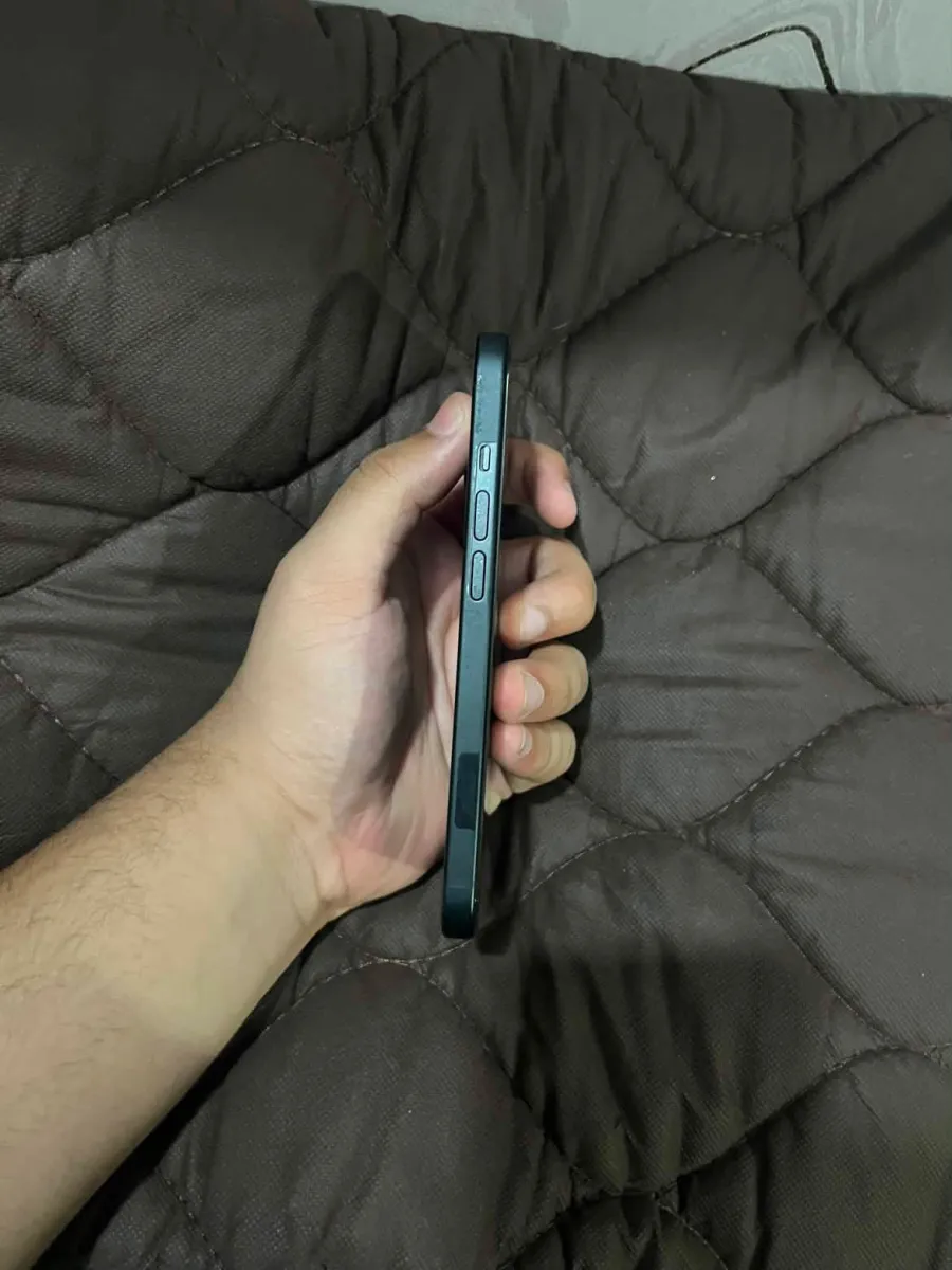 iPhone 15 jv