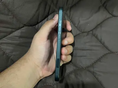 iPhone 15 jv - photo 1