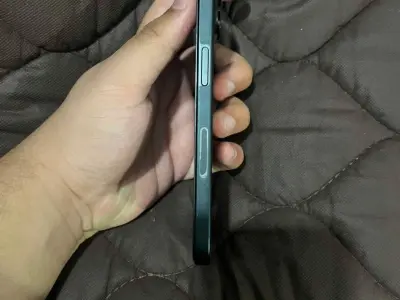 iPhone 15 jv - photo 2