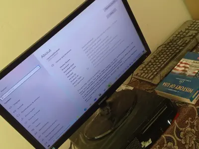 Fujitsu Core i3 4th Gen Desktop PC | 4GB RAM | 128GB SSD | Samsung LCD Monitor - photo 2