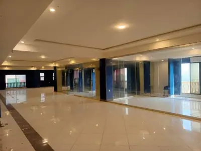3600 Sqft Sami Furnished Commercial Space For Office Available On Rent Located In Gulberg Greens Buisness Square - photo 4