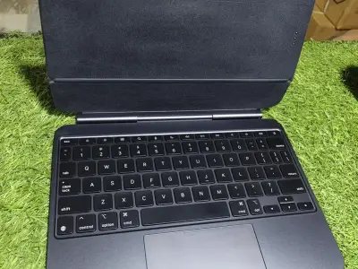 apple ipad pro magic keyboard m4 m5 11 inch