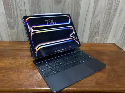 Apple iPad Pro M4 my WhatsApp No = O3=26=71O=59O=3
