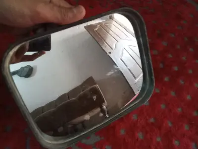 hiace grandcabin  ye 90 ke back wala shisha hain - photo 1